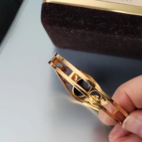 Vintage Gold and Black Bracelet - Picture 6 of 16